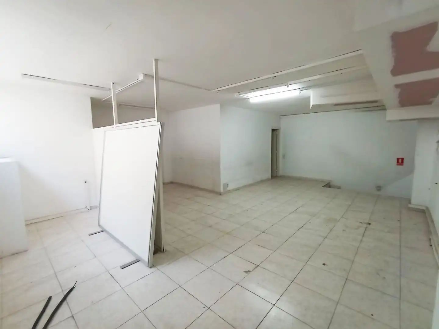 Gewerbefläche zur Miete in Sant Genis 3, imagen 13