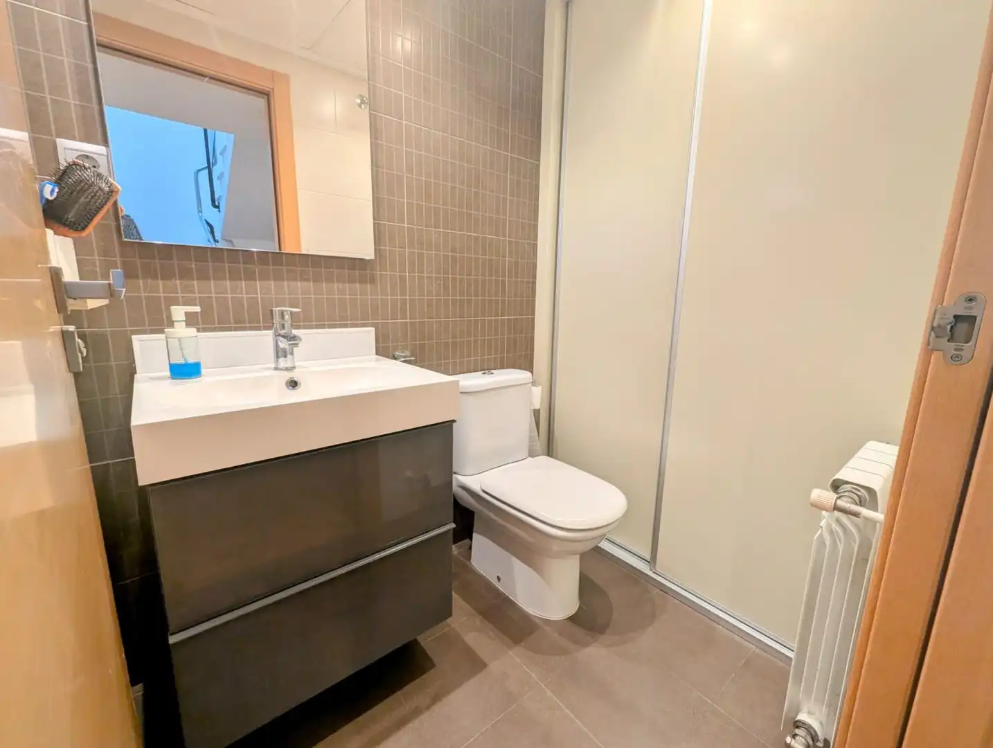 Baño de Casa adosada en venta en Castellón de la Plana / Castelló de la Plana con Aire acondicionado, Calefacción y Terraza