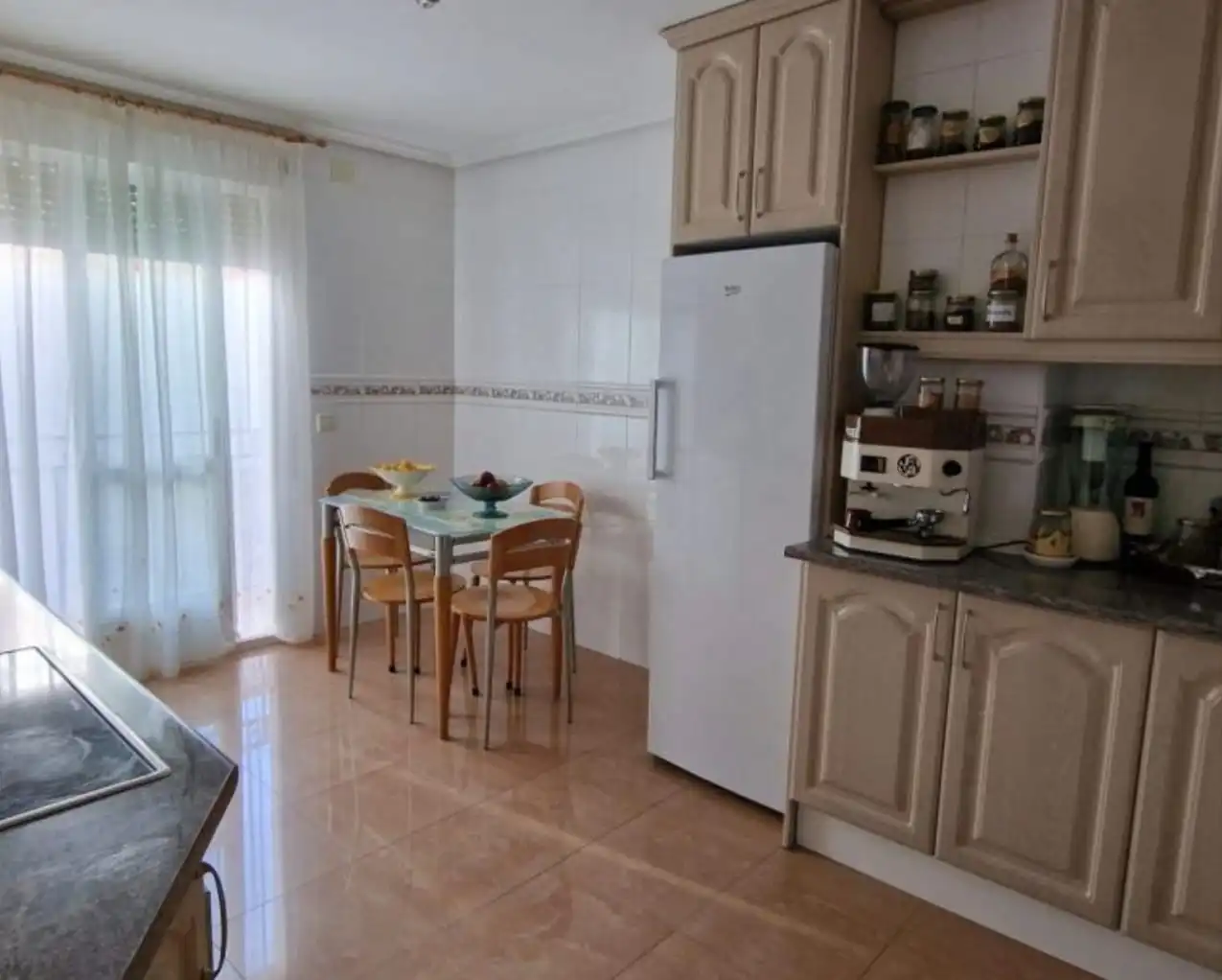 Küche von Maisonette zum Verkauf in Plasencia mit Klimaanlage, Heizung und Terrasse