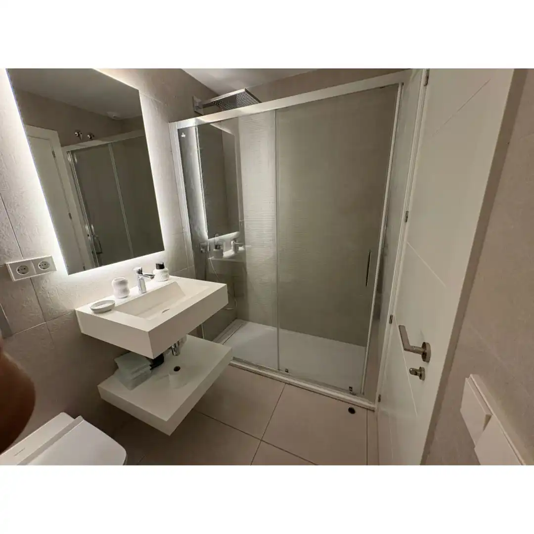 Baño de Apartamento de alquiler en Mijas con Aire acondicionado y Piscina comunitaria