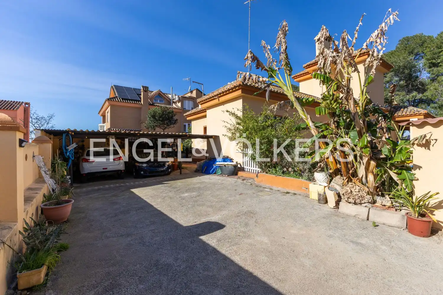 Vista exterior de Casa o chalet en venta en Paterna con Aire acondicionado, Calefacción y Jardín privado