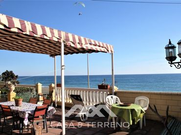 Locale commerciale in vendita a Benajarafe