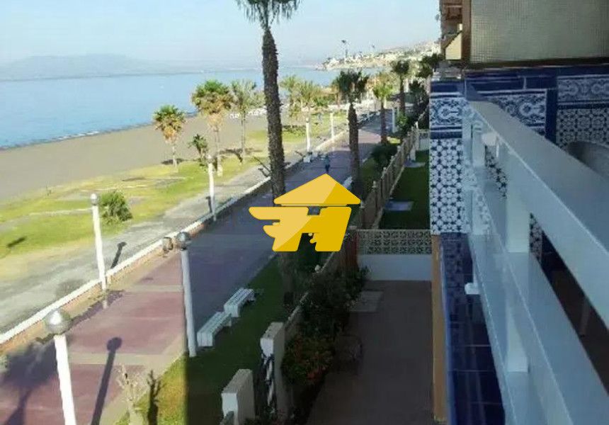 Vista exterior de Pis de lloguer en Rincón de la Victoria amb Aire condicionat, Jardí privat i Piscina
