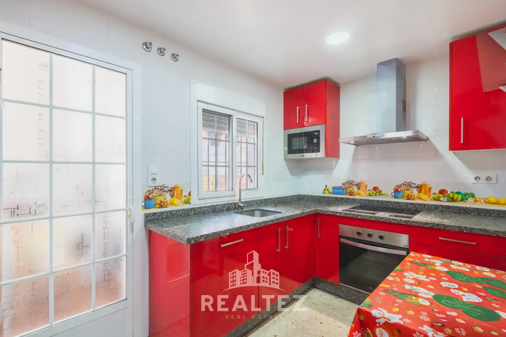 Kitchen of Flat for sale in Sanlúcar de Barrameda  with Air Conditioner, Heating and Balcony