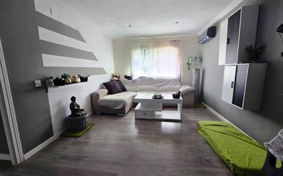 Living room of Flat for sale in Castilleja de la Cuesta  with Air Conditioner and Terrace