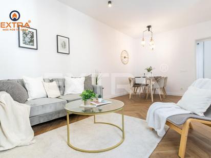 Living room of Flat for sale in  Madrid Capital  with Air Conditioner, Heating and Alarm