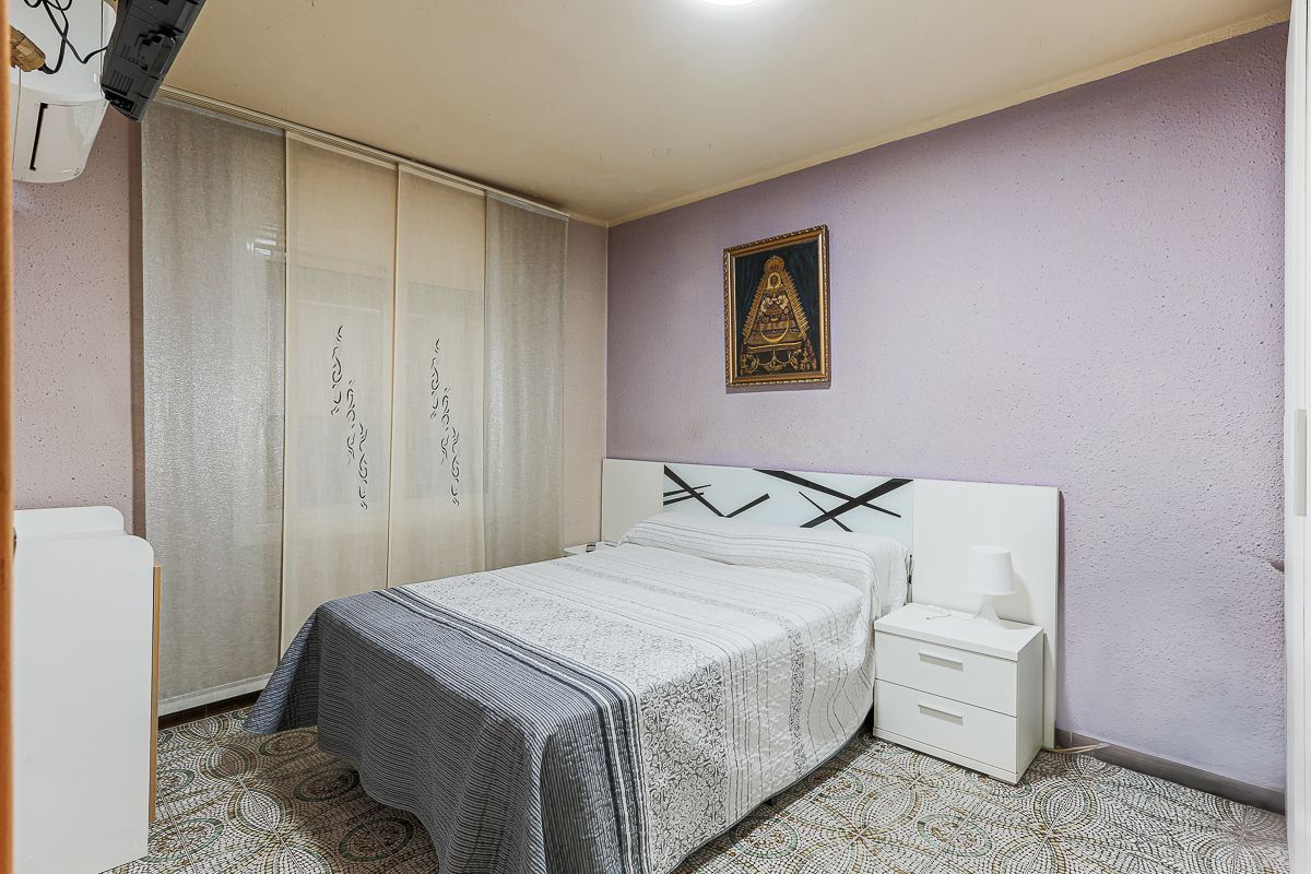 Bedroom of Flat for sale in L'Hospitalet de Llobregat  with Air Conditioner and Heating