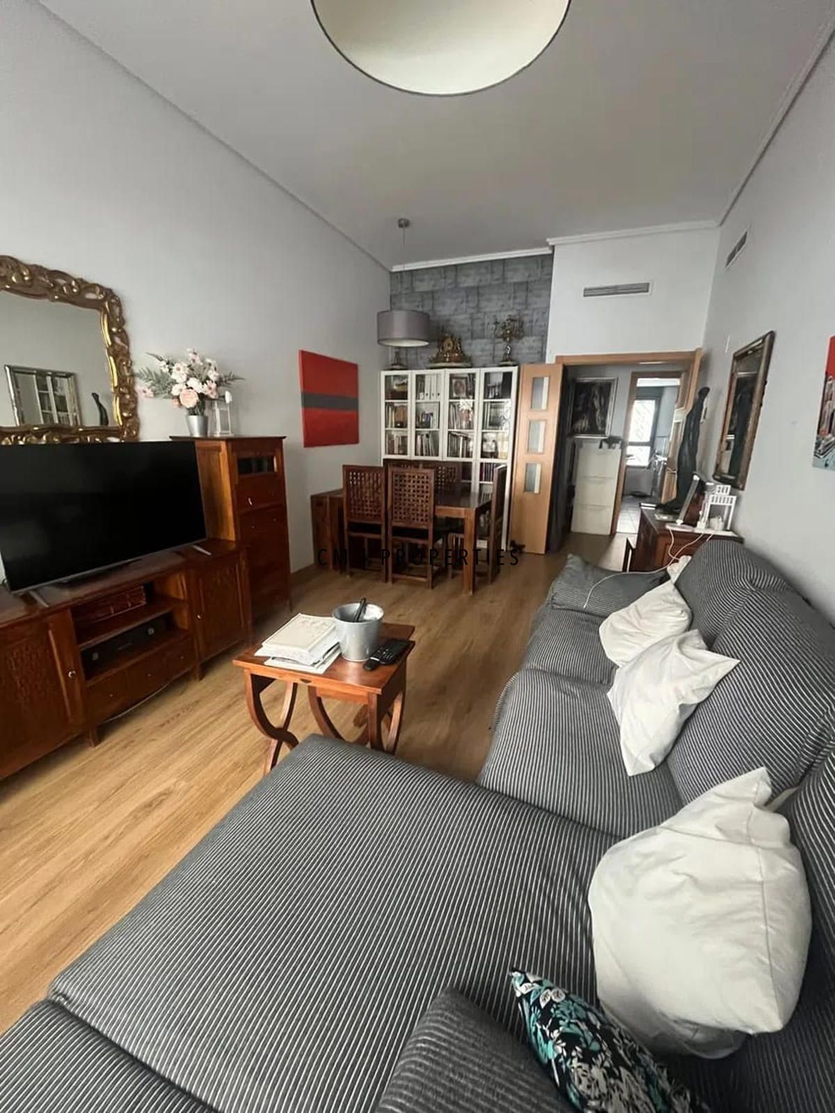 Sala d'estar de Pis de lloguer en Paterna amb Terrassa, Piscina i Balcó