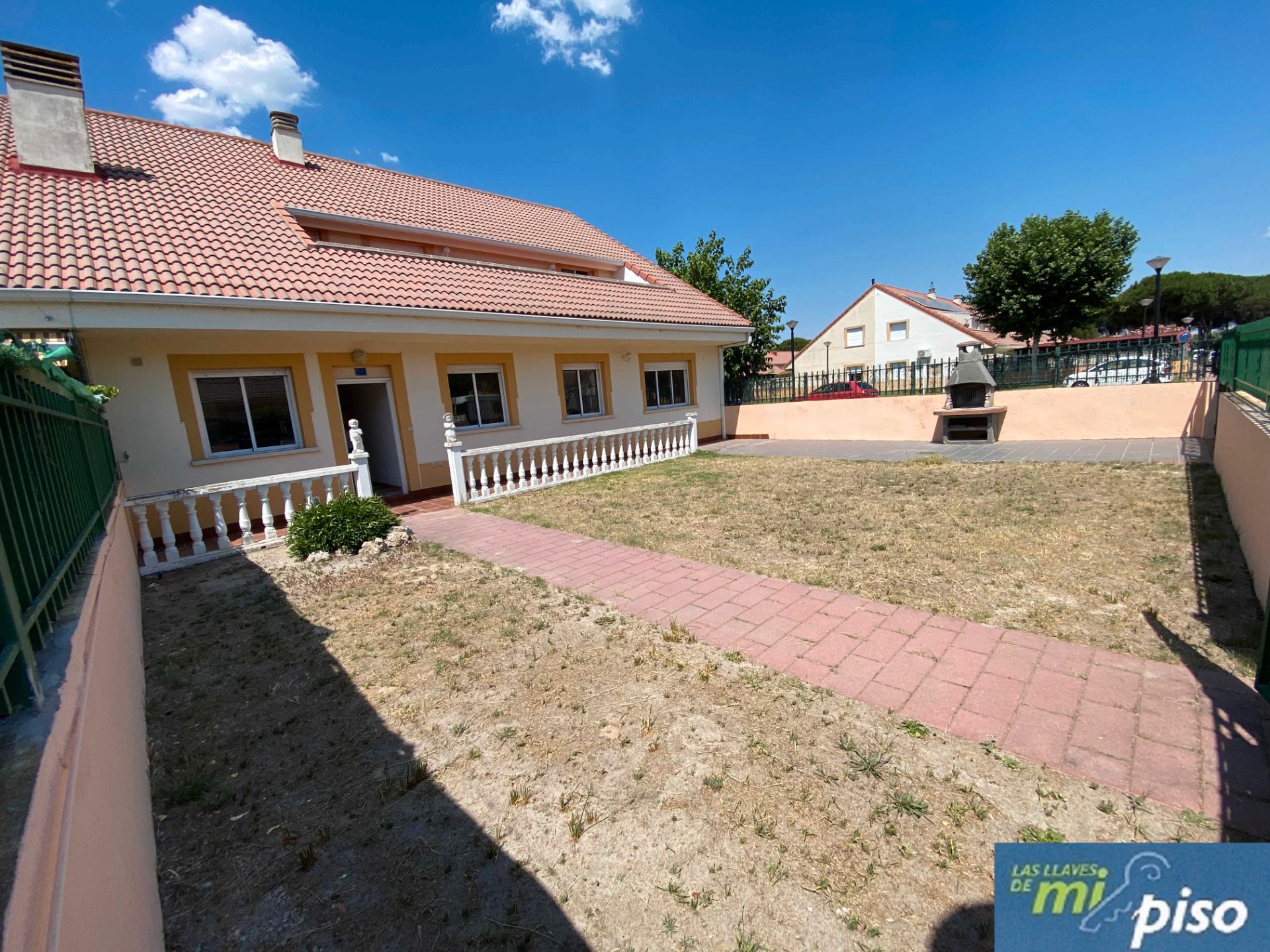 Exterior view of Single-family semi-detached for sale in Mojados  with Heating, Private garden and Terrace