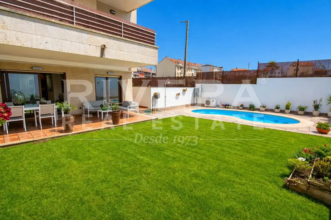 Jardín de Piso en venta en Sanxenxo con Calefacción, Terraza y Trastero