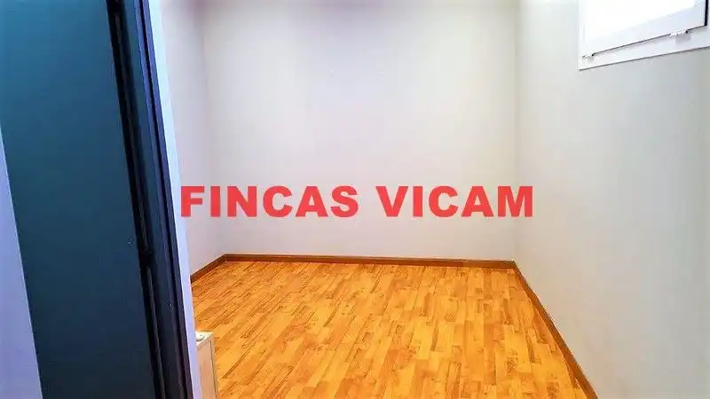 Dormitori de Local en venda en Huesca amb Aire condicionat, Calefacció i Parquet