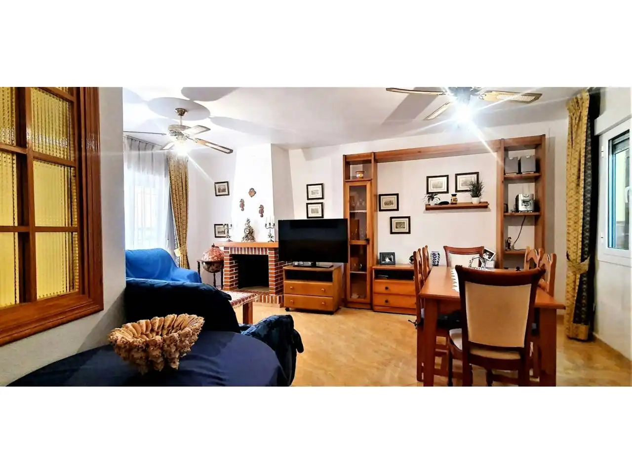 Living room of Detached homes for sale in Roquetas de Mar  with Terrace, Furnished and Community pool