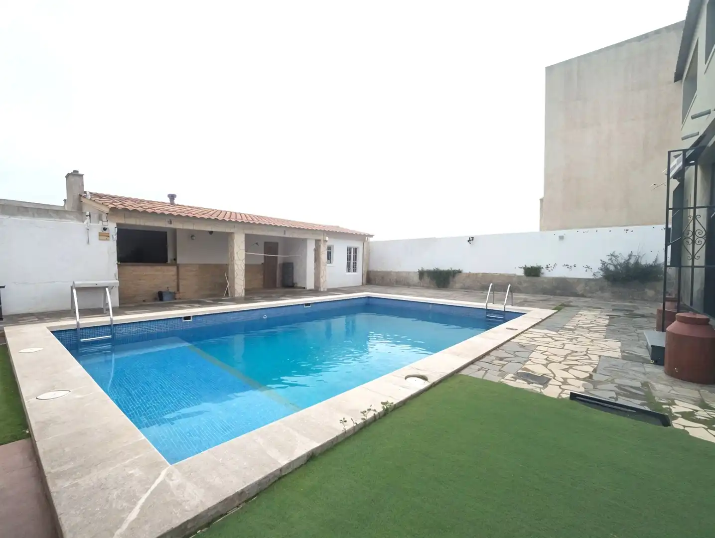 Piscina de Casa o chalet de alquiler en Mérida con Aire acondicionado, Calefacción y Trastero