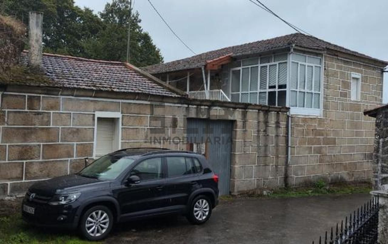 Exterior view of House or chalet for sale in Os Blancos   with Heating, Private garden and Storage room