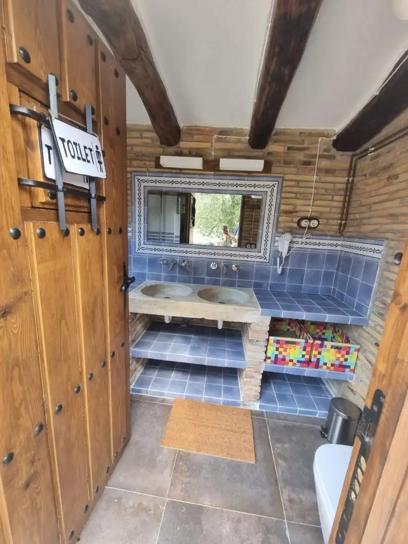 Baño de Finca rústica en venta en Querol con Calefacción, Jardín privado y Terraza