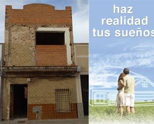 Vista exterior de Casa o xalet en venda en Puebla de la Calzada amb Terrassa