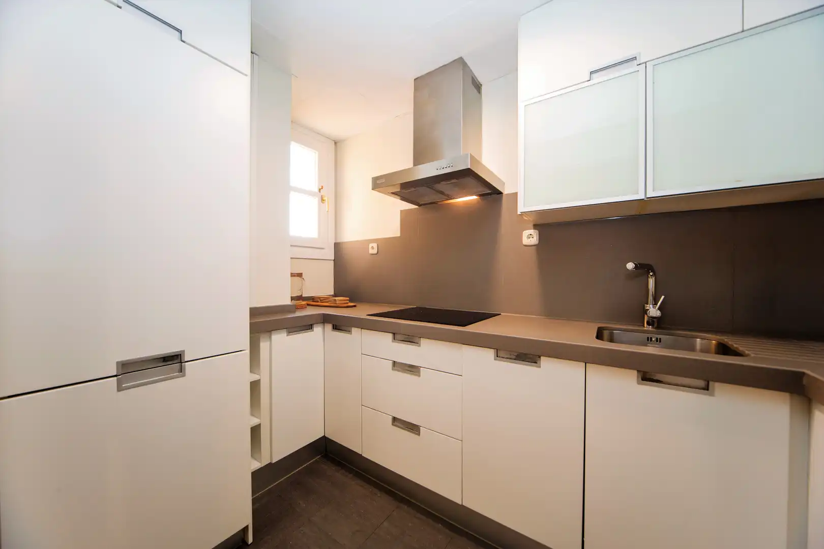 Kitchen of Flat for sale in Granada  with Air Conditioner, Heating and Parquet flooring
