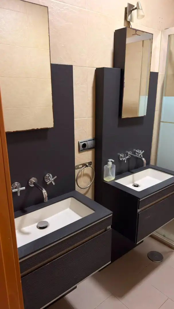 Bany de Apartament de lloguer en Granada amb Moblat, Rentadora i Microones