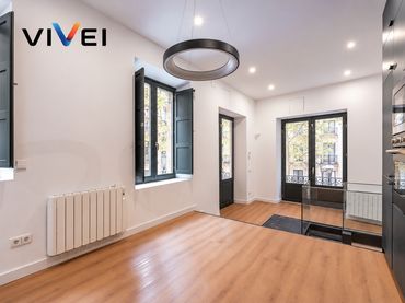 Piso con balcón en venta en Calle de San Dimas