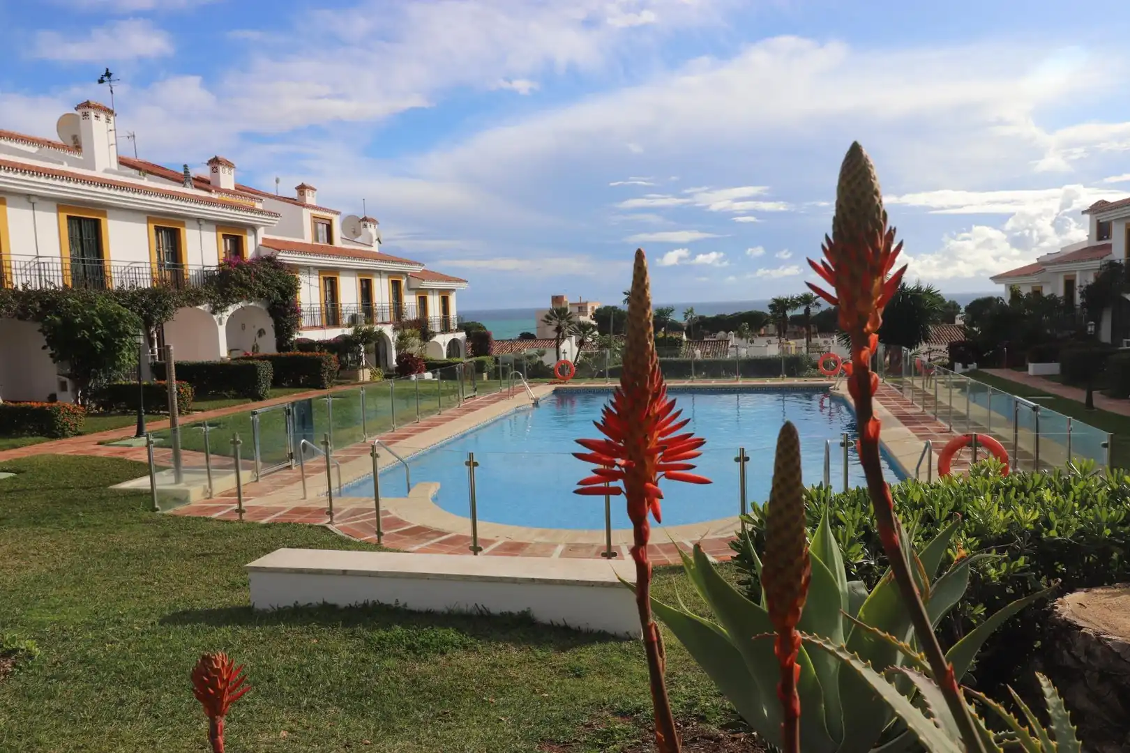 Reihenhaus mit Pool zum Verkauf in Calle Romeral de Calypso