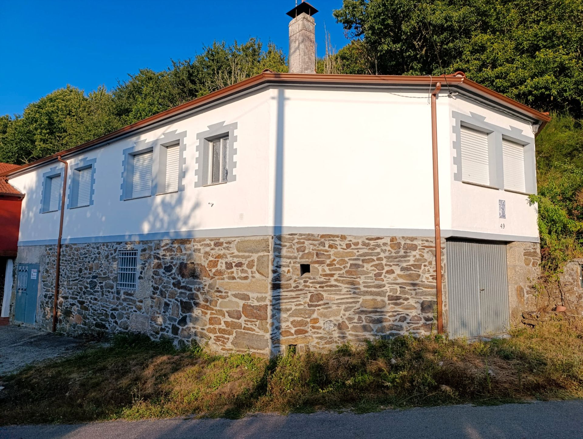 Vista exterior de Finca rústica en venda en O Saviñao  amb Jardí privat, Traster i Moblat