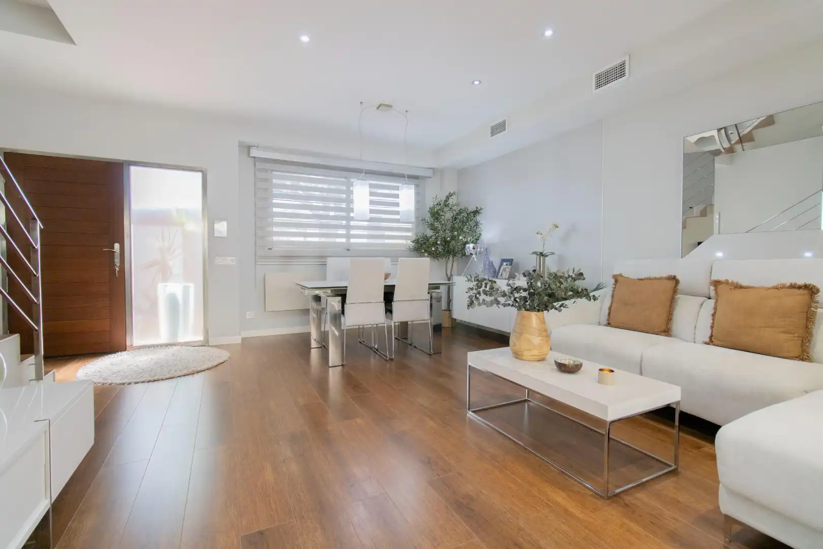Living room of Houses for sale in Quart de Poblet