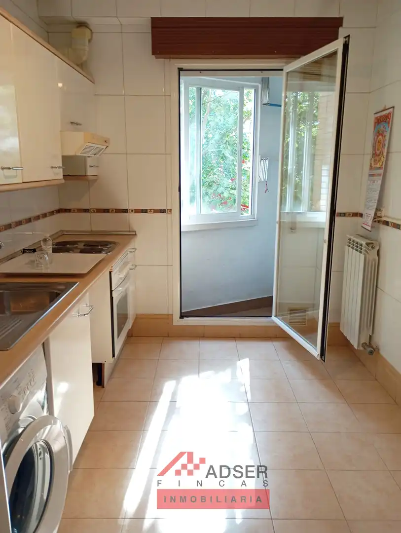 Cuina de Pis en venda en  Logroño amb Calefacció, Parquet i Traster