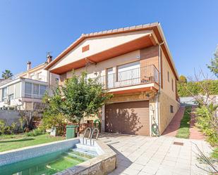 Vista exterior de Casa o xalet en venda en Sant Just Desvern amb Calefacció, Terrassa i Traster