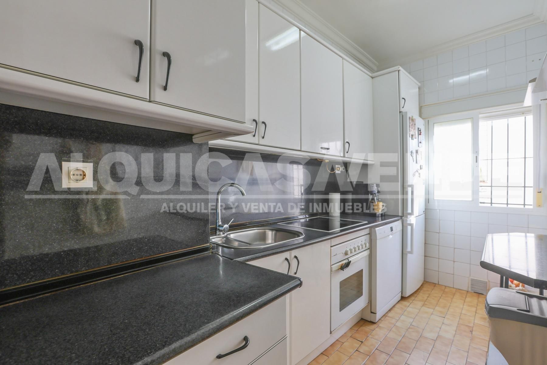 Cuina de Pis en venda en  Sevilla Capital amb Aire condicionat, Traster i Balcó