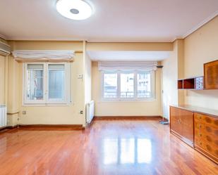 Bedroom of Flat for sale in  Zaragoza Capital  with Air Conditioner, Heating and Terrace