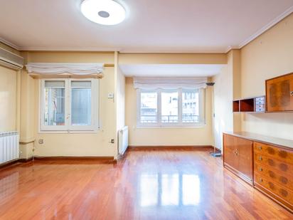 Bedroom of Flat for sale in  Zaragoza Capital  with Air Conditioner, Heating and Terrace