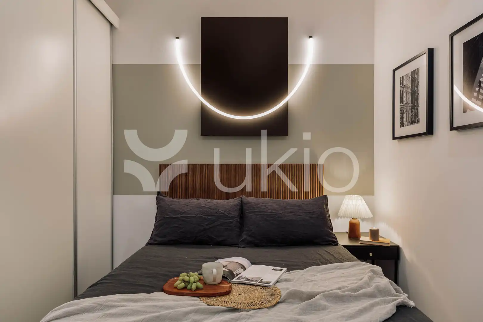 Dormitori de Apartament de lloguer en Barcelona amb Aire condicionat, Calefacció i Moblat