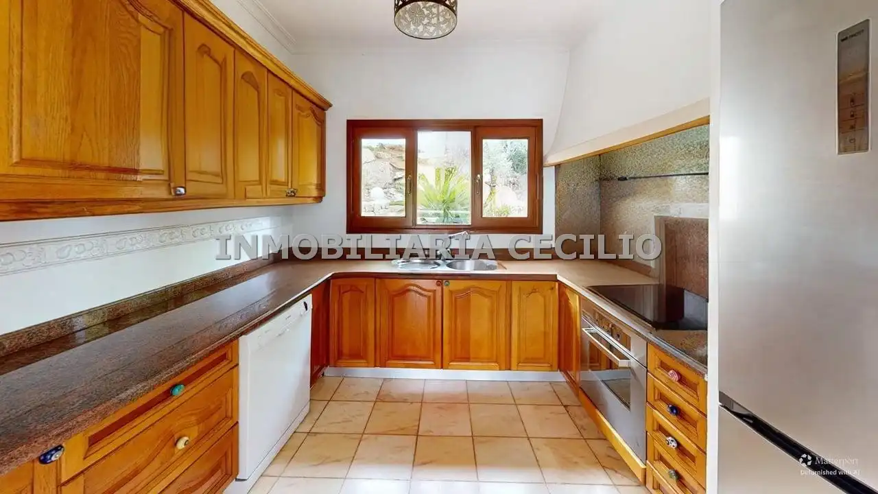 Cocina de Casa o chalet en venta en Santa Eulària des Riu con Calefacción, Jardín privado y Terraza