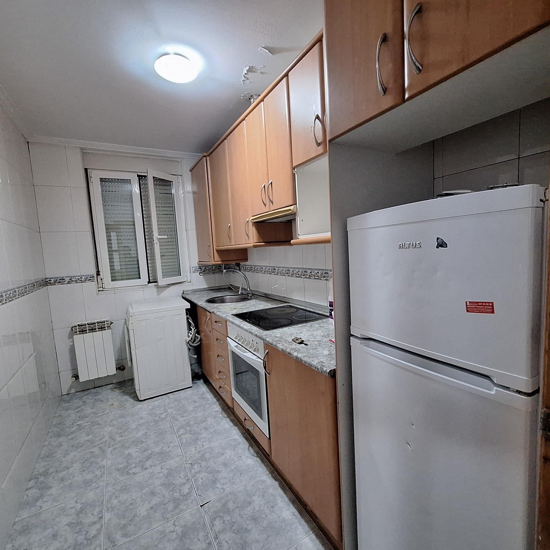 Cuina de Apartament en venda en Burgos Capital amb Calefacció