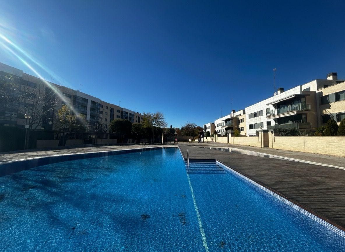 Swimming pool of Flat for sale in  Lleida Capital  with Air Conditioner, Heating and Private garden