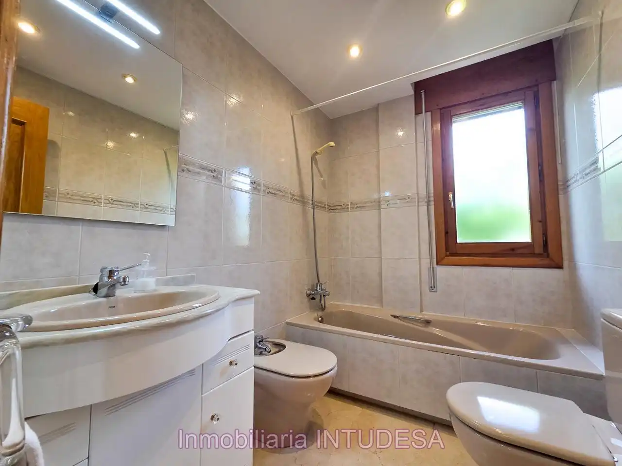 Baño de Casa o chalet en venta en Fontellas con Aire acondicionado, Calefacción y Jardín privado