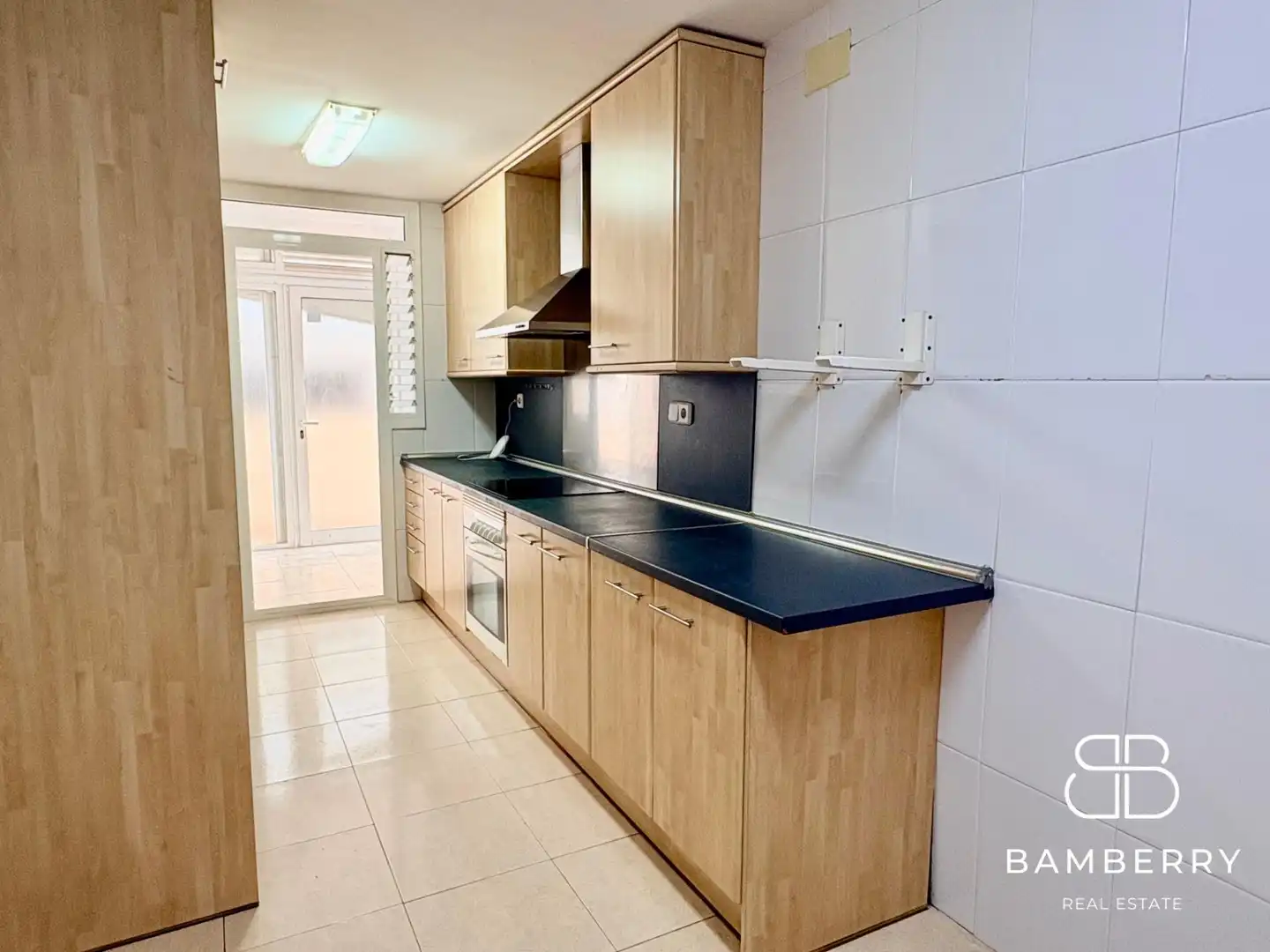 Kitchen of Flat for sale in Castelldefels  with Parquet flooring and Community pool