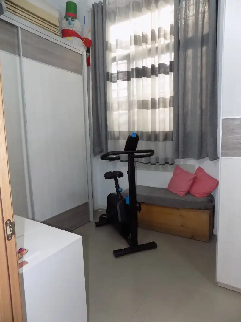Habitación de Dúplex en venta en Santa Coloma de Gramenet con Aire acondicionado y Parquet