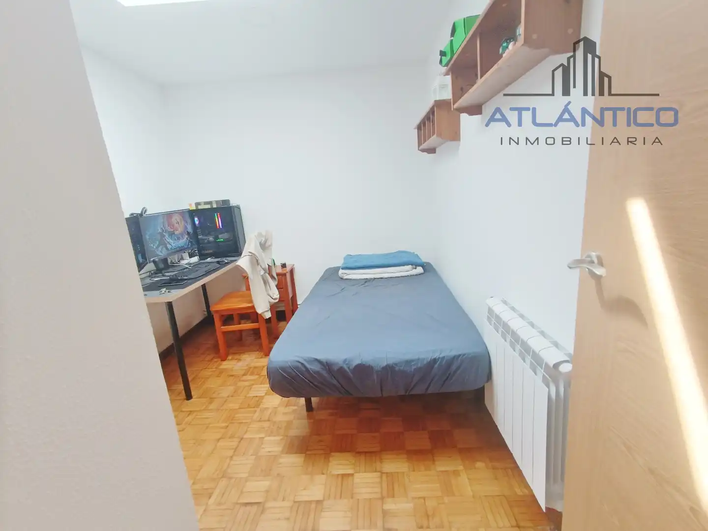 Dormitori de Àtic en venda en A Coruña Capital  amb Calefacció, Terrassa i Moblat