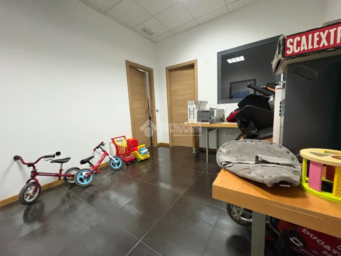 Commercial properties for rent in Xirivella  with Air Conditioner
