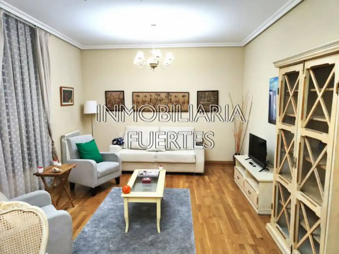 Appartement compact avec ascenseur à louer à Calle el Paso