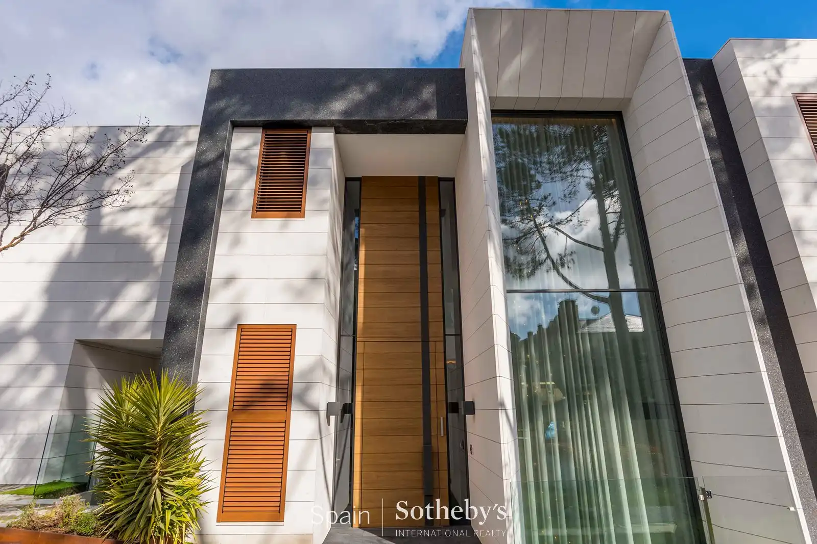 Exterior view of Houses for sale in Madrid  with Air Conditioner, Heating and Private garden