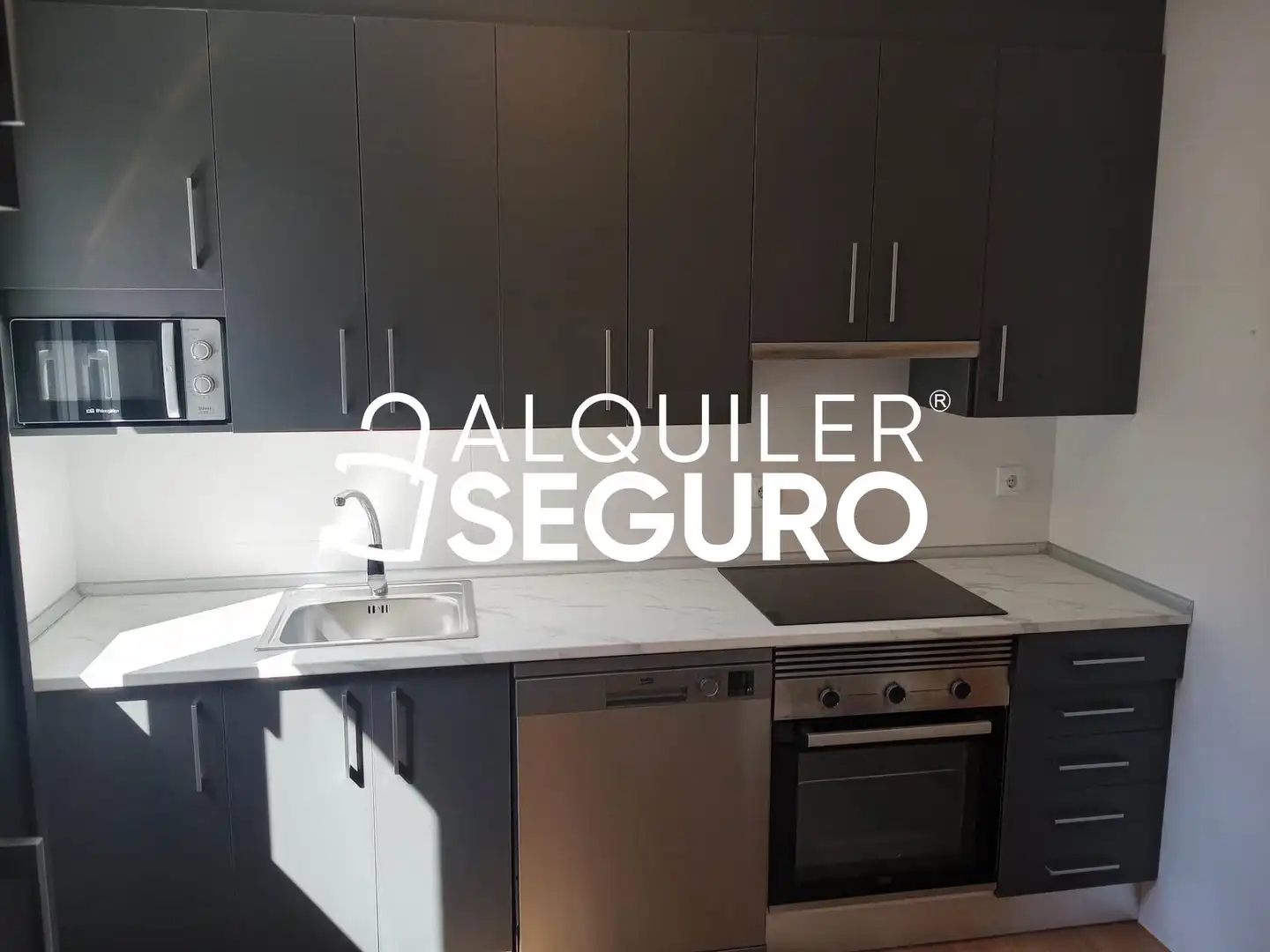 Cocina de Piso de alquiler en Valladolid con Calefacción y Trastero