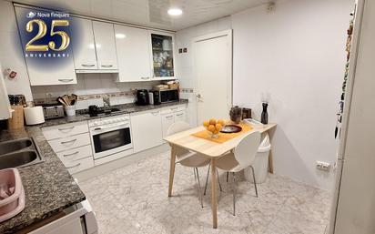 Kitchen of Flat for sale in Sabadell  with Air Conditioner and Heating