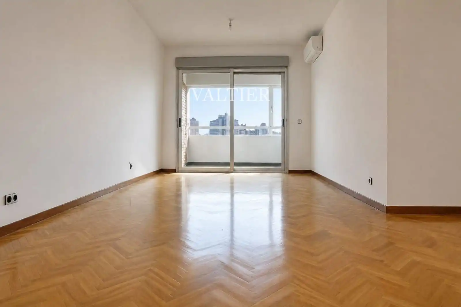 Sala d'estar de Pis de lloguer en Madrid amb Aire condicionat i Terrassa