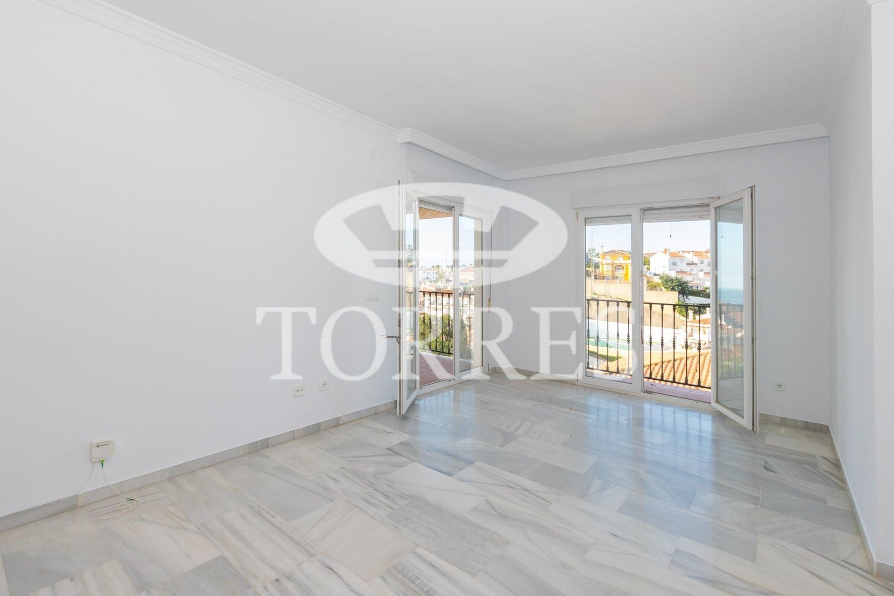 Habitación de Piso en venta en Rincón de la Victoria con Terraza, Trastero y Piscina comunitaria