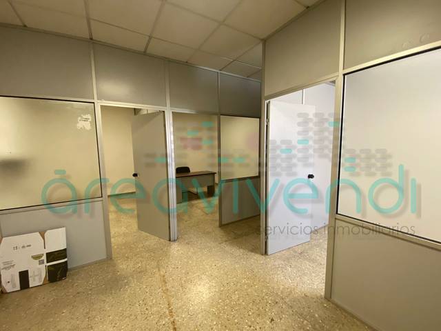 Local comercial en Venta en Carrer del Riu Túria en Ensanche - Río Júcar