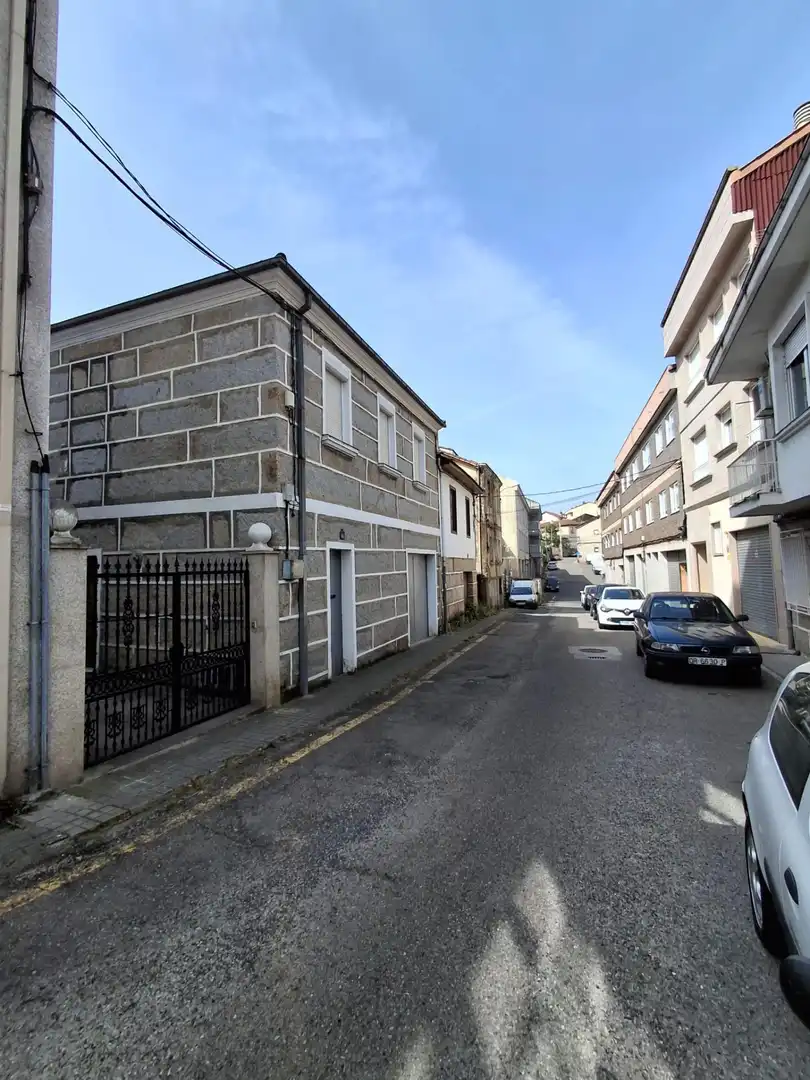 Vista exterior de Casa o xalet en venda en Ourense Capital  amb Moblat