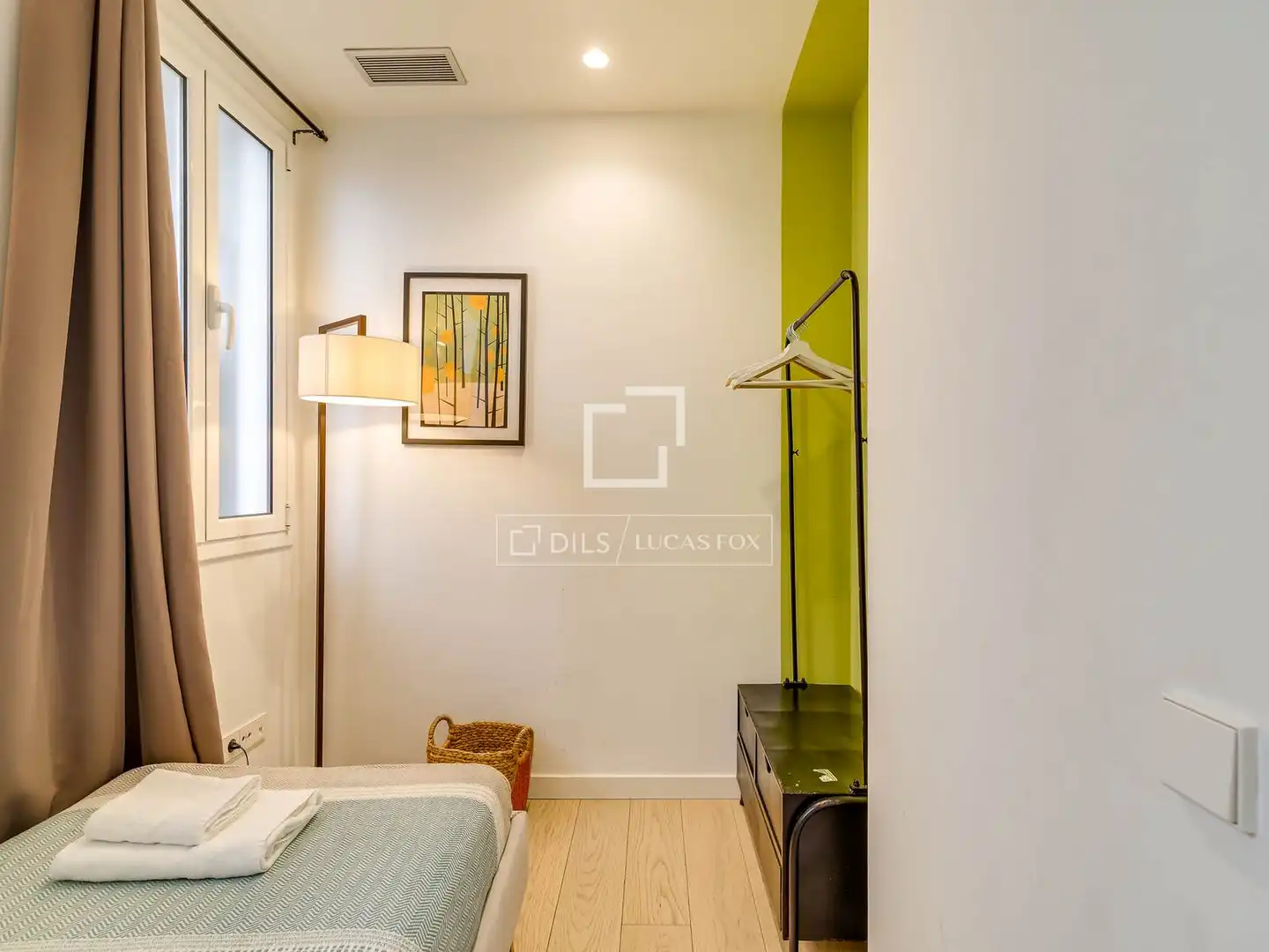 Schlafzimmer von Dachboden zum Verkauf in Barcelona mit Klimaanlage, Heizung und Terrasse