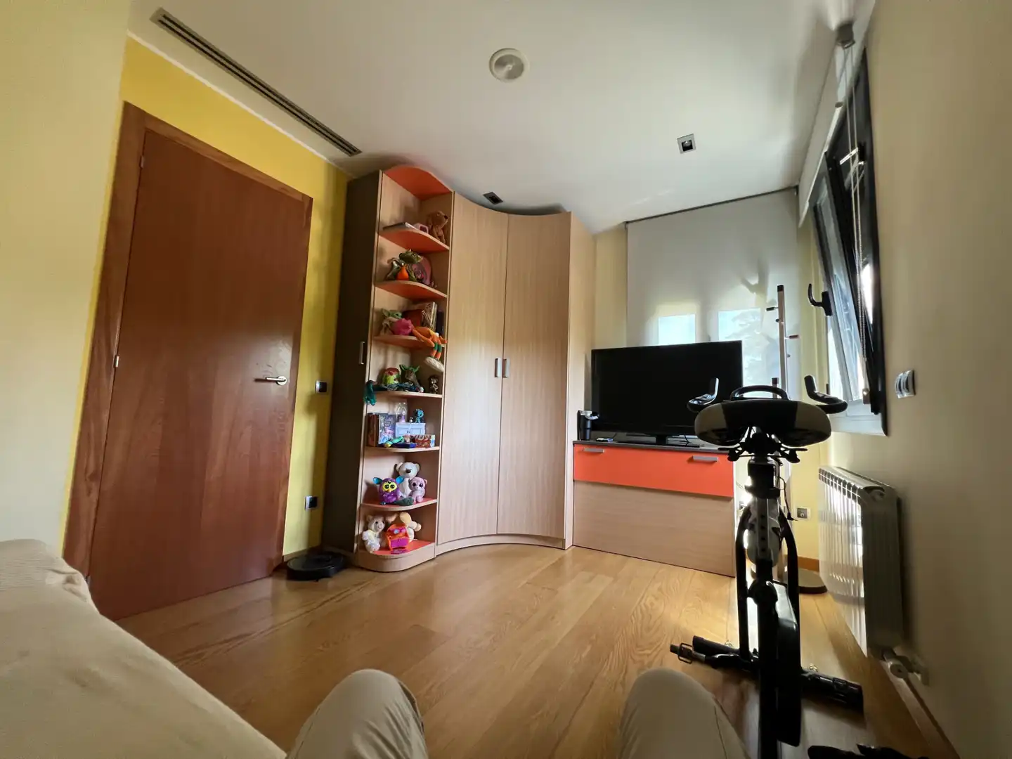 Sala d'estar de Casa o xalet en venda en La Roca del Vallès amb Aire condicionat, Calefacció i Jardí privat